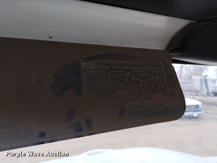 image for item DQ5988 1990 Ford L9000 fuel truck