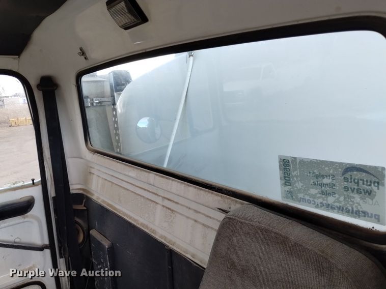 image for item DQ5988 1990 Ford L9000 fuel truck