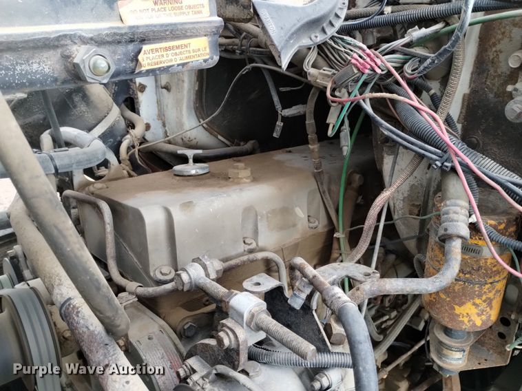 image for item DQ5988 1990 Ford L9000 fuel truck