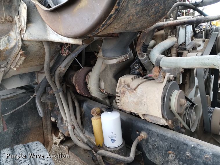 image for item DQ5988 1990 Ford L9000 fuel truck