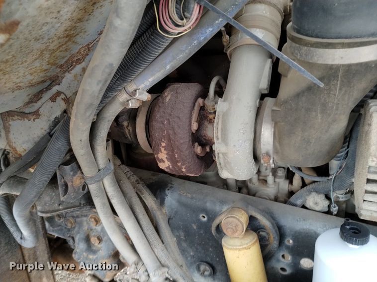 image for item DQ5988 1990 Ford L9000 fuel truck