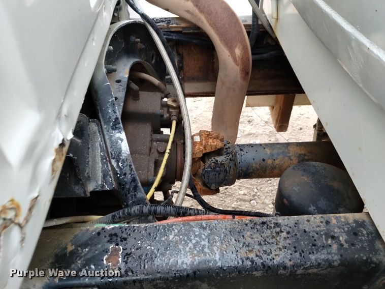 image for item DQ5988 1990 Ford L9000 fuel truck