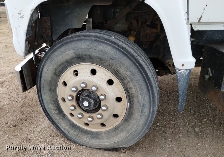 image for item DQ5988 1990 Ford L9000 fuel truck