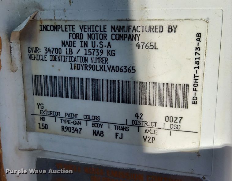 image for item DQ5988 1990 Ford L9000 fuel truck