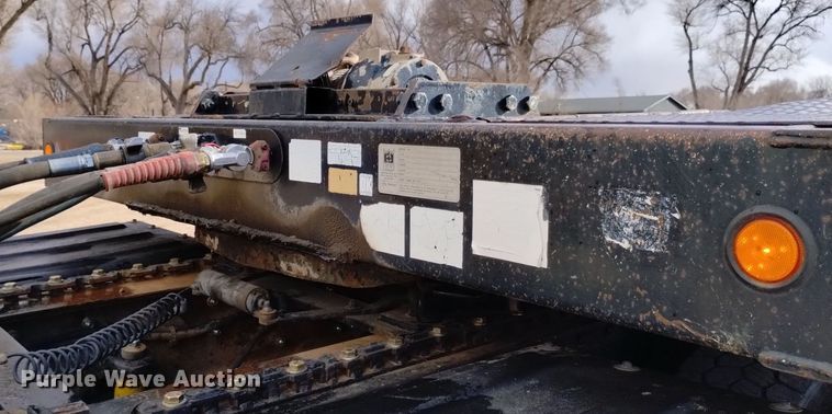 image for item DQ5990 2002 Trail King TK70HT-482 drop deck equipment trailer