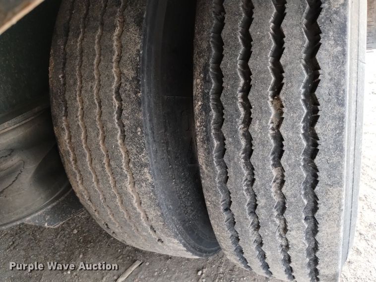 image for item DQ5990 2002 Trail King TK70HT-482 drop deck equipment trailer