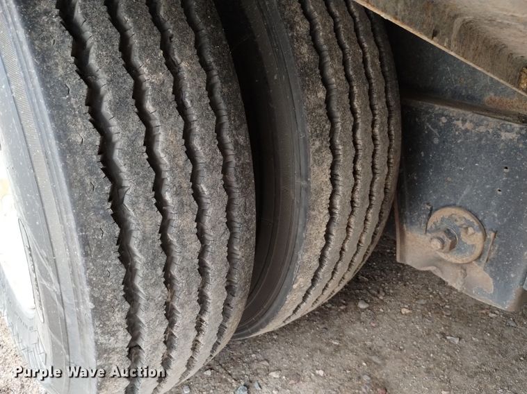 image for item DQ5990 2002 Trail King TK70HT-482 drop deck equipment trailer