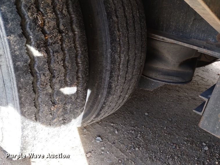 image for item DQ5990 2002 Trail King TK70HT-482 drop deck equipment trailer