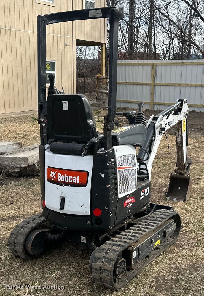 image for item DQ6343 2019 Bobcat E10 mini excavator