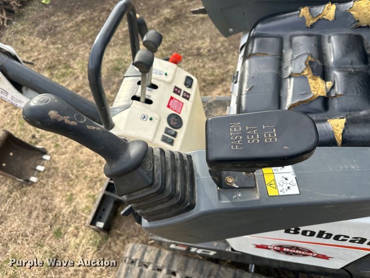 image for item DQ6343 2019 Bobcat E10 mini excavator