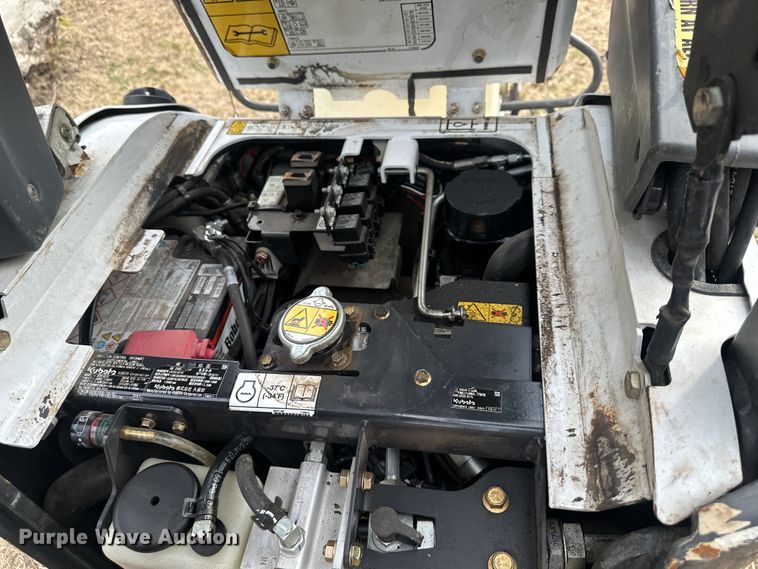 image for item DQ6343 2019 Bobcat E10 mini excavator