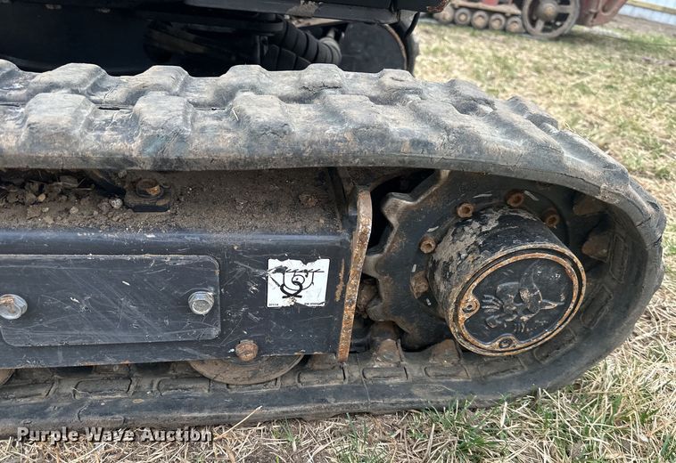 image for item DQ6343 2019 Bobcat E10 mini excavator