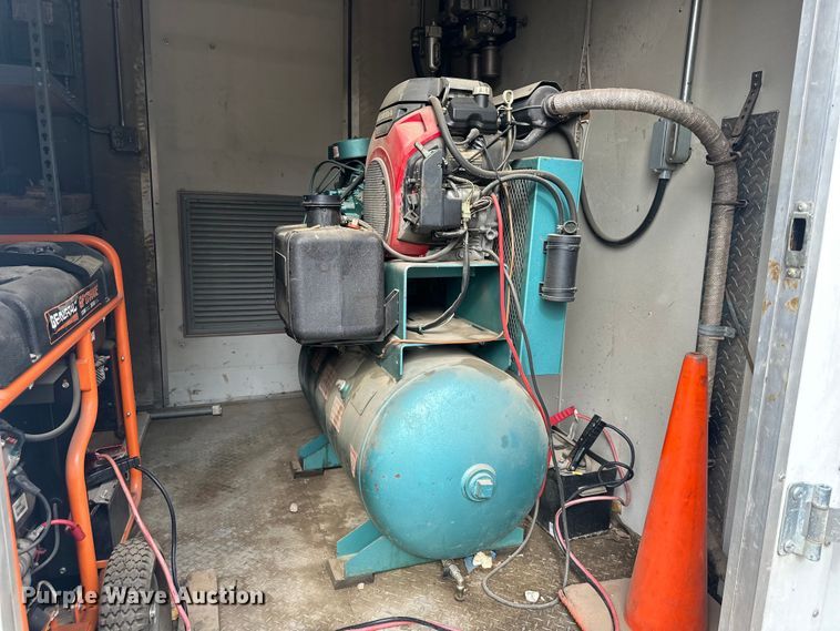 image for item DQ6348 2015 Lark concrete foam leveling trailer