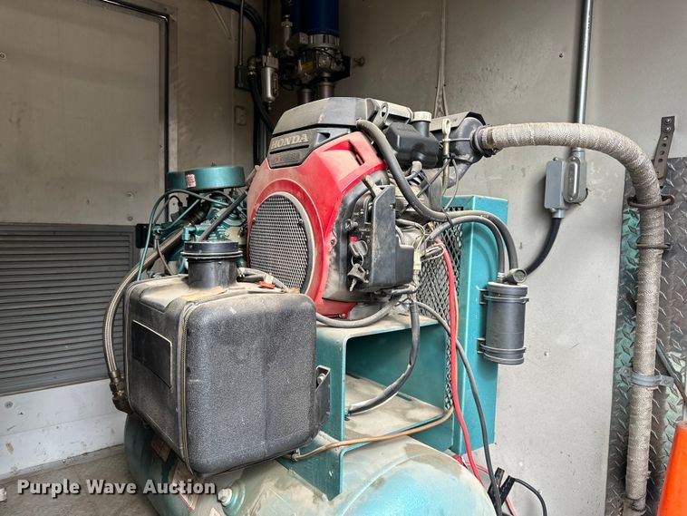 image for item DQ6348 2015 Lark concrete foam leveling trailer