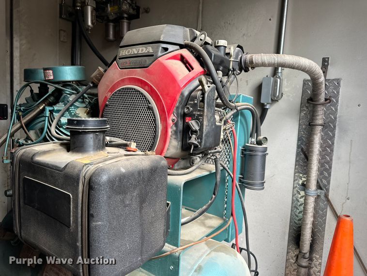 image for item DQ6348 2015 Lark concrete foam leveling trailer