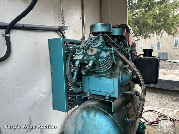 image for item DQ6348 2015 Lark concrete foam leveling trailer