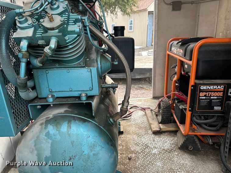 image for item DQ6348 2015 Lark concrete foam leveling trailer