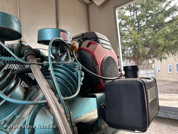 image for item DQ6348 2015 Lark concrete foam leveling trailer