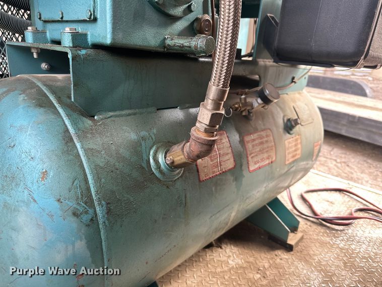 image for item DQ6348 2015 Lark concrete foam leveling trailer