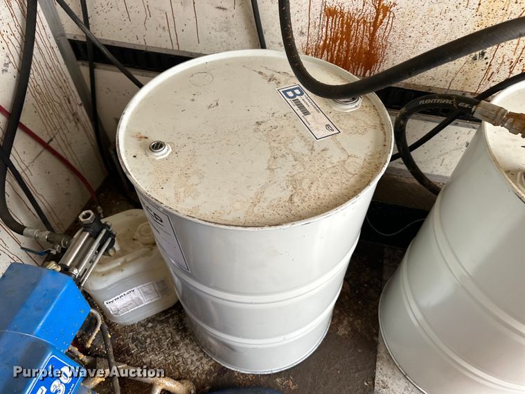 image for item DQ6348 2015 Lark concrete foam leveling trailer