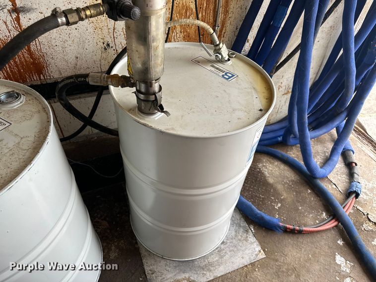 image for item DQ6348 2015 Lark concrete foam leveling trailer