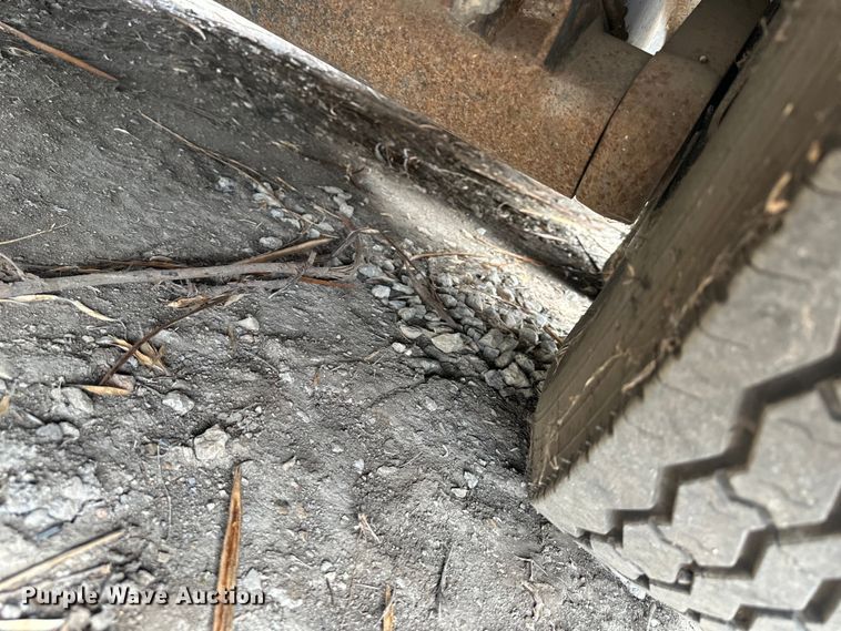 image for item DQ6348 2015 Lark concrete foam leveling trailer