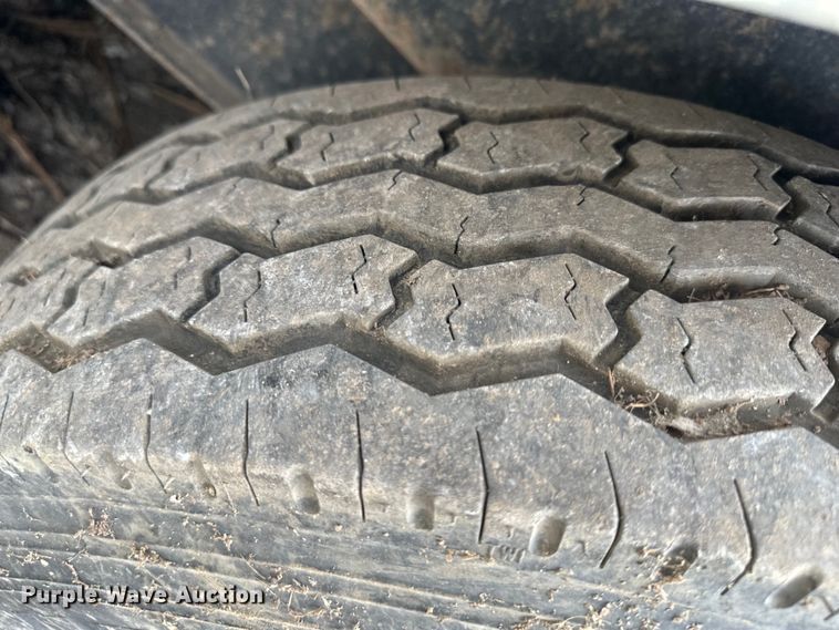 image for item DQ6348 2015 Lark concrete foam leveling trailer