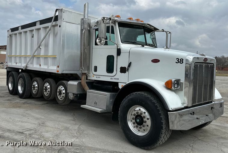 image for item DQ6360 2010 Peterbilt  365  dump truck