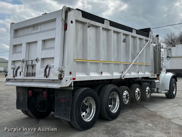 image for item DQ6360 2010 Peterbilt  365  dump truck