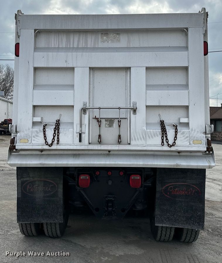 image for item DQ6360 2010 Peterbilt  365  dump truck