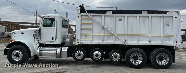 image for item DQ6360 2010 Peterbilt  365  dump truck