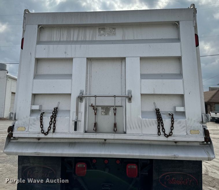 image for item DQ6360 2010 Peterbilt  365  dump truck