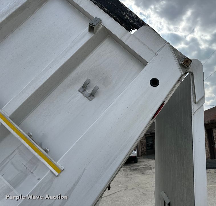 image for item DQ6360 2010 Peterbilt  365  dump truck