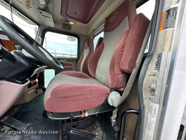 image for item DQ6360 2010 Peterbilt  365  dump truck