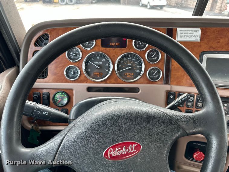 image for item DQ6360 2010 Peterbilt  365  dump truck