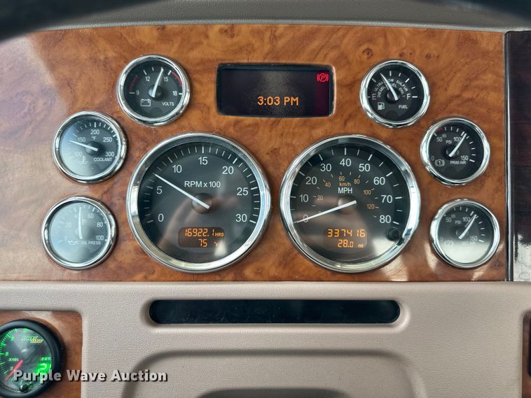 image for item DQ6360 2010 Peterbilt  365  dump truck