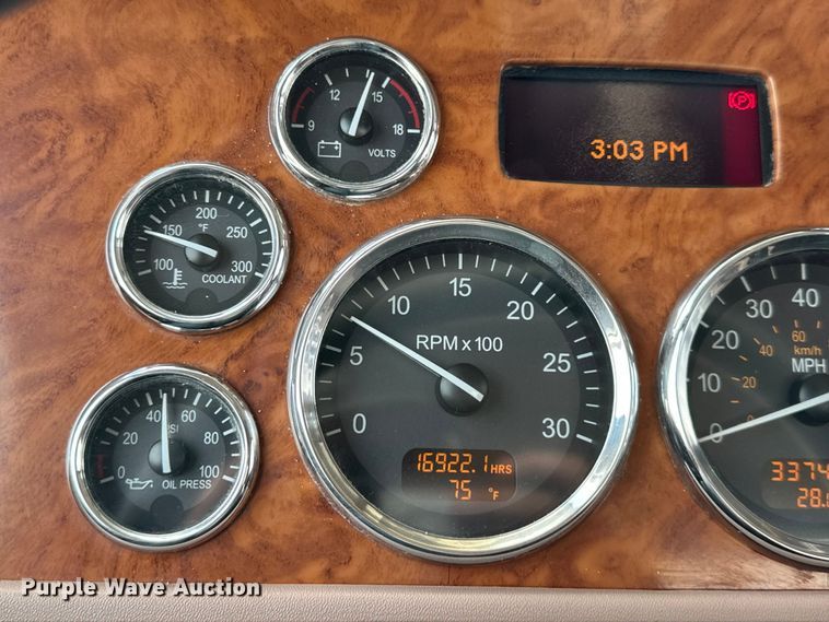 image for item DQ6360 2010 Peterbilt  365  dump truck