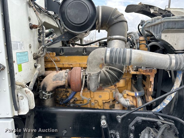 image for item DQ6360 2010 Peterbilt  365  dump truck