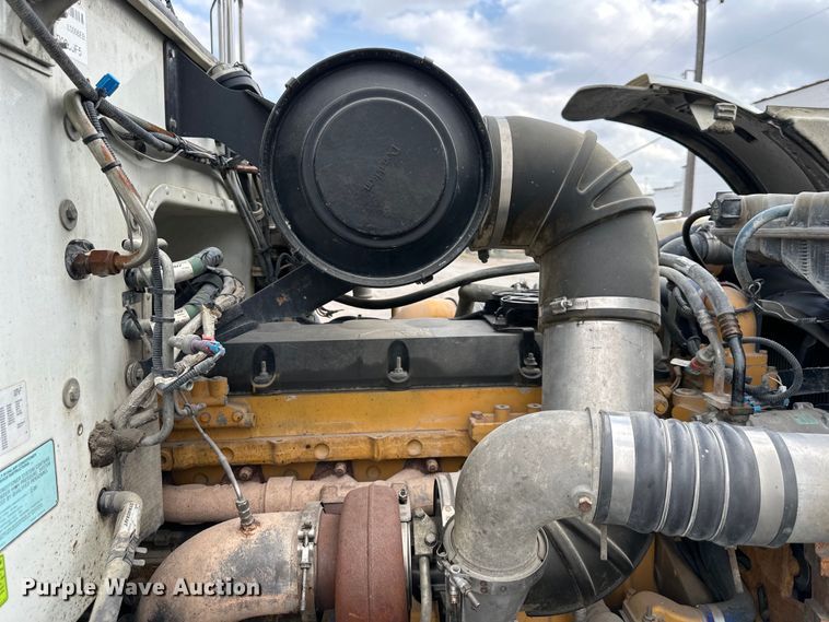 image for item DQ6360 2010 Peterbilt  365  dump truck