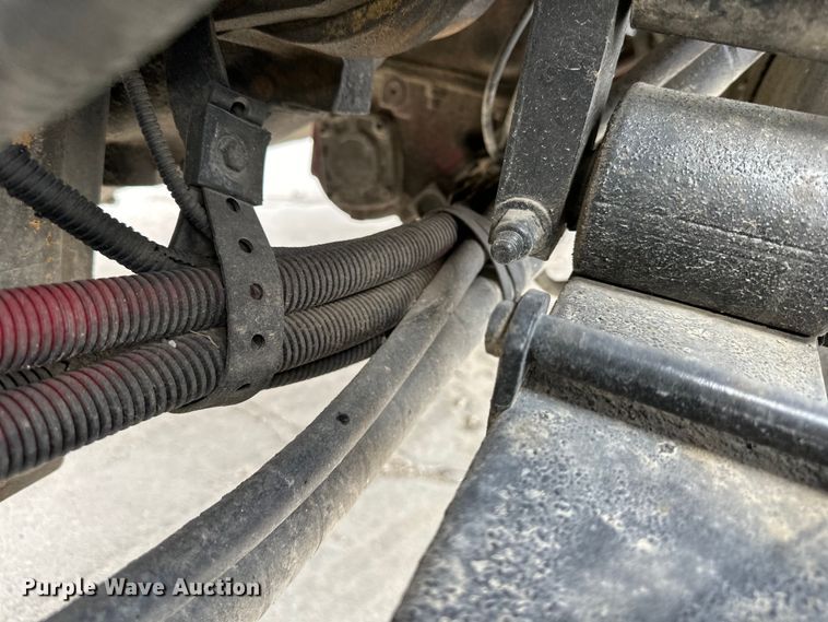 image for item DQ6360 2010 Peterbilt  365  dump truck