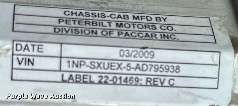 image for item DQ6360 2010 Peterbilt  365  dump truck