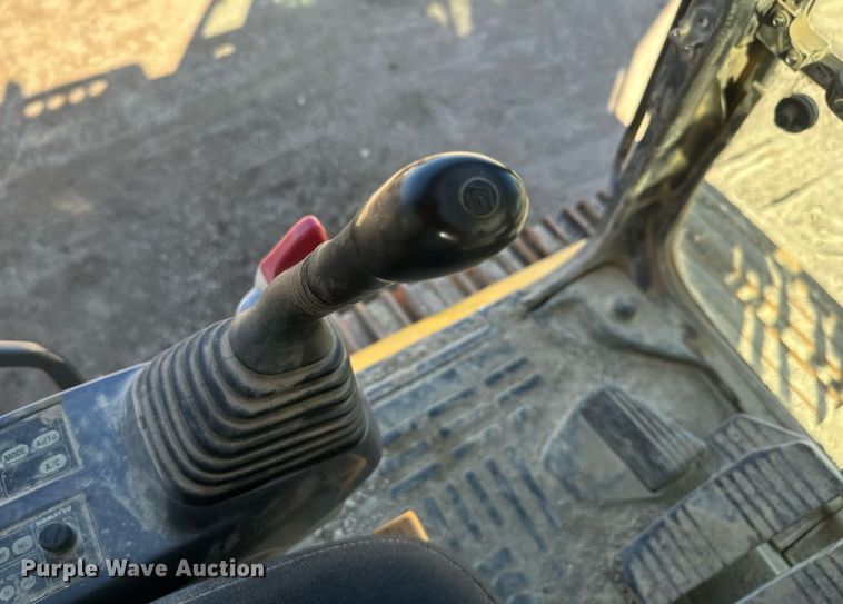 image for item DQ6744 2007 Komatsu  PC400LC excavator