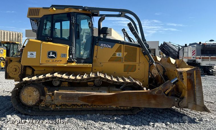 image for item DQ6745 2011 John Deere 850K WT dozer