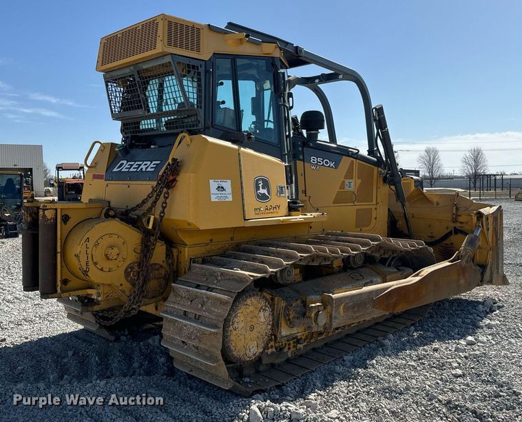 image for item DQ6745 2011 John Deere 850K WT dozer