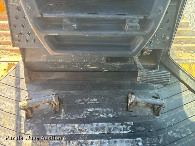 image for item DQ6745 2011 John Deere 850K WT dozer