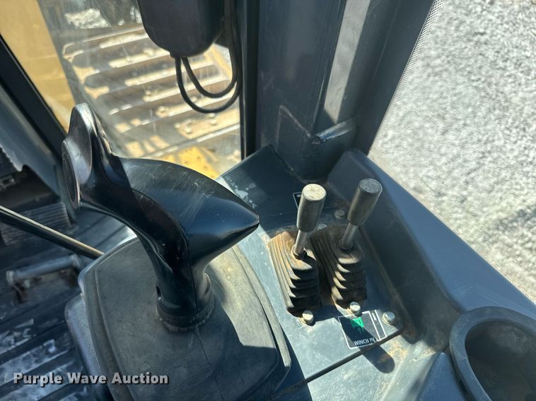 image for item DQ6745 2011 John Deere 850K WT dozer