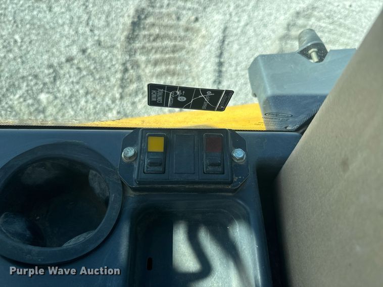 image for item DQ6745 2011 John Deere 850K WT dozer