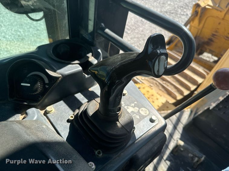 image for item DQ6745 2011 John Deere 850K WT dozer