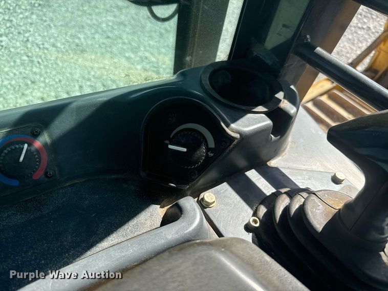 image for item DQ6745 2011 John Deere 850K WT dozer