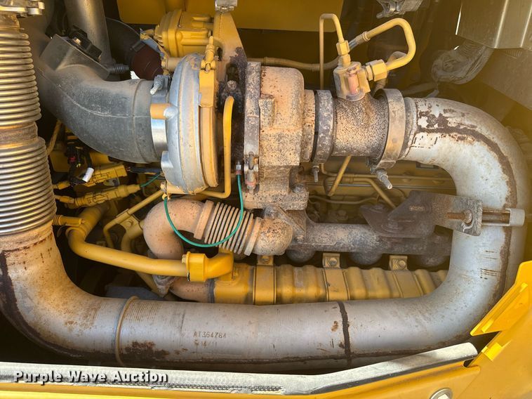 image for item DQ6745 2011 John Deere 850K WT dozer